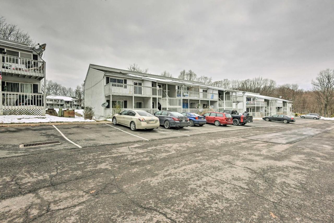 Mount Pocono Condo With Balcony, Near Mt Airy Casino Екстер'єр фото