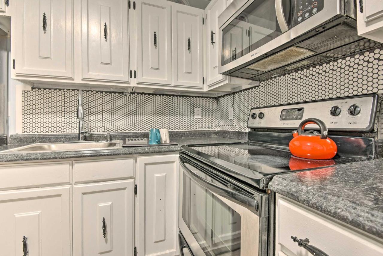 Mount Pocono Condo With Balcony, Near Mt Airy Casino Екстер'єр фото
